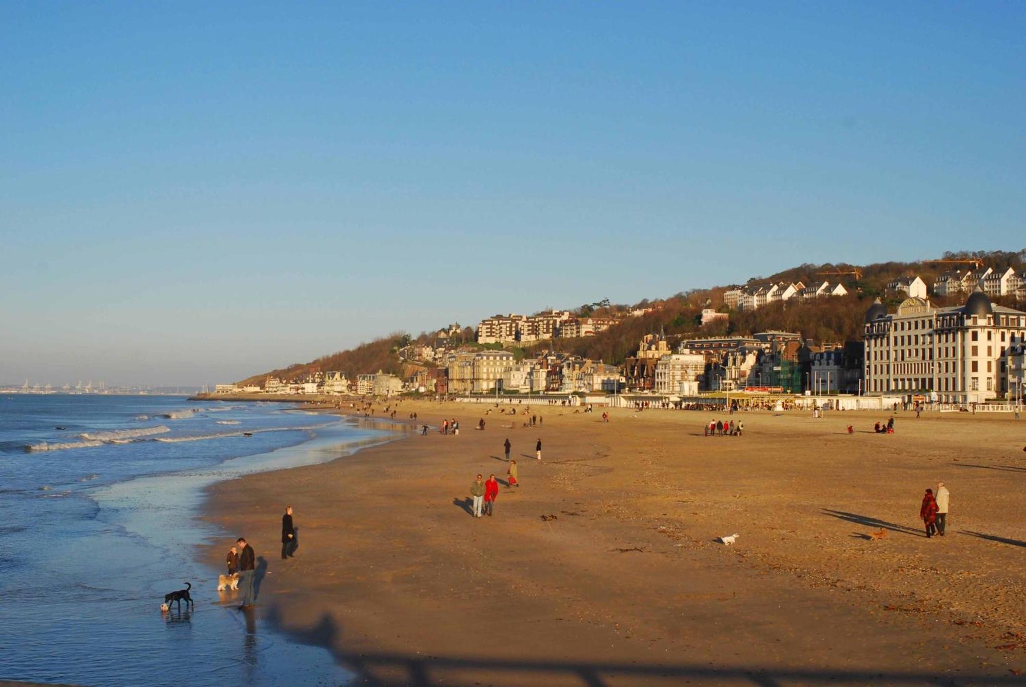 Hotel Le Reynita Trouville-sur-Mer Bagian luar foto