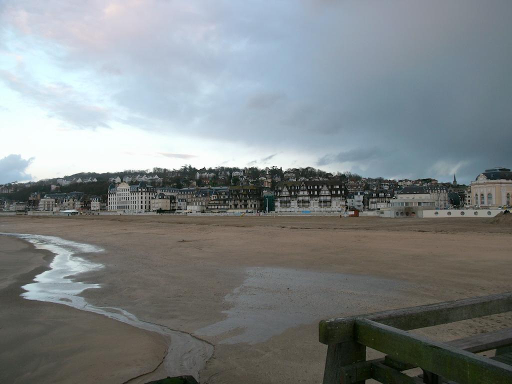 Hotel Le Reynita Trouville-sur-Mer Bagian luar foto