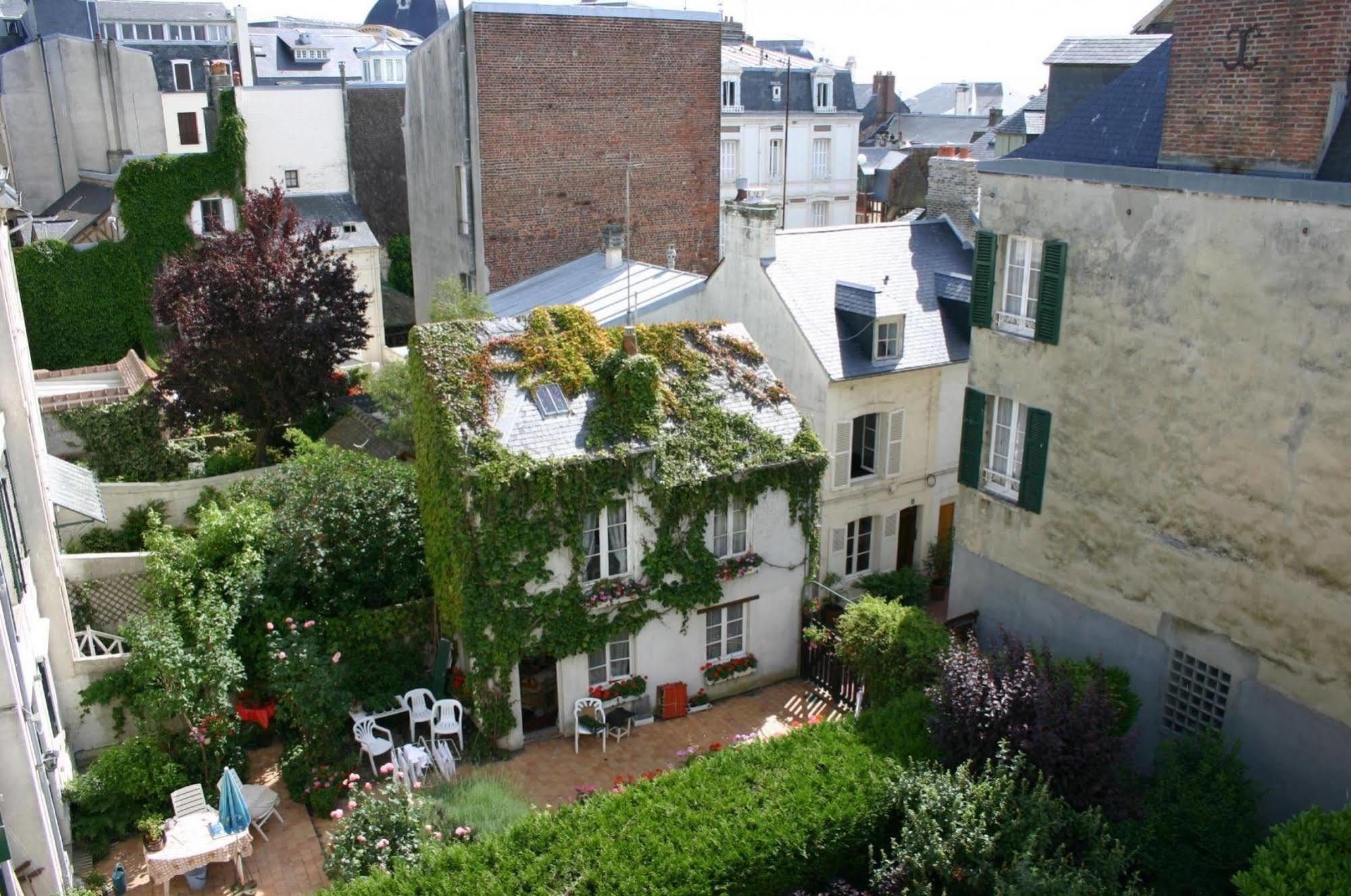 Hotel Le Reynita Trouville-sur-Mer Bagian luar foto