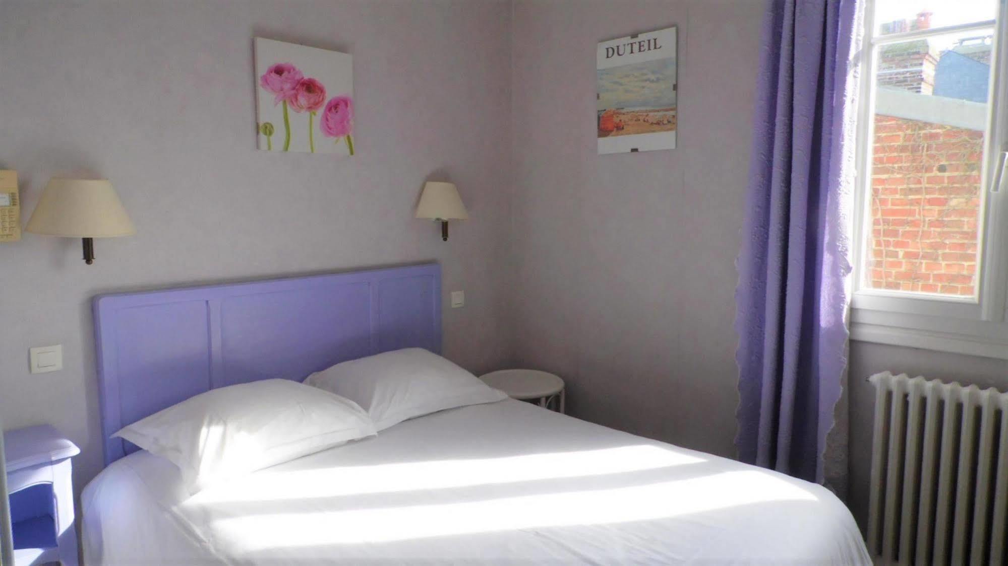 Hotel Le Reynita Trouville-sur-Mer Bagian luar foto