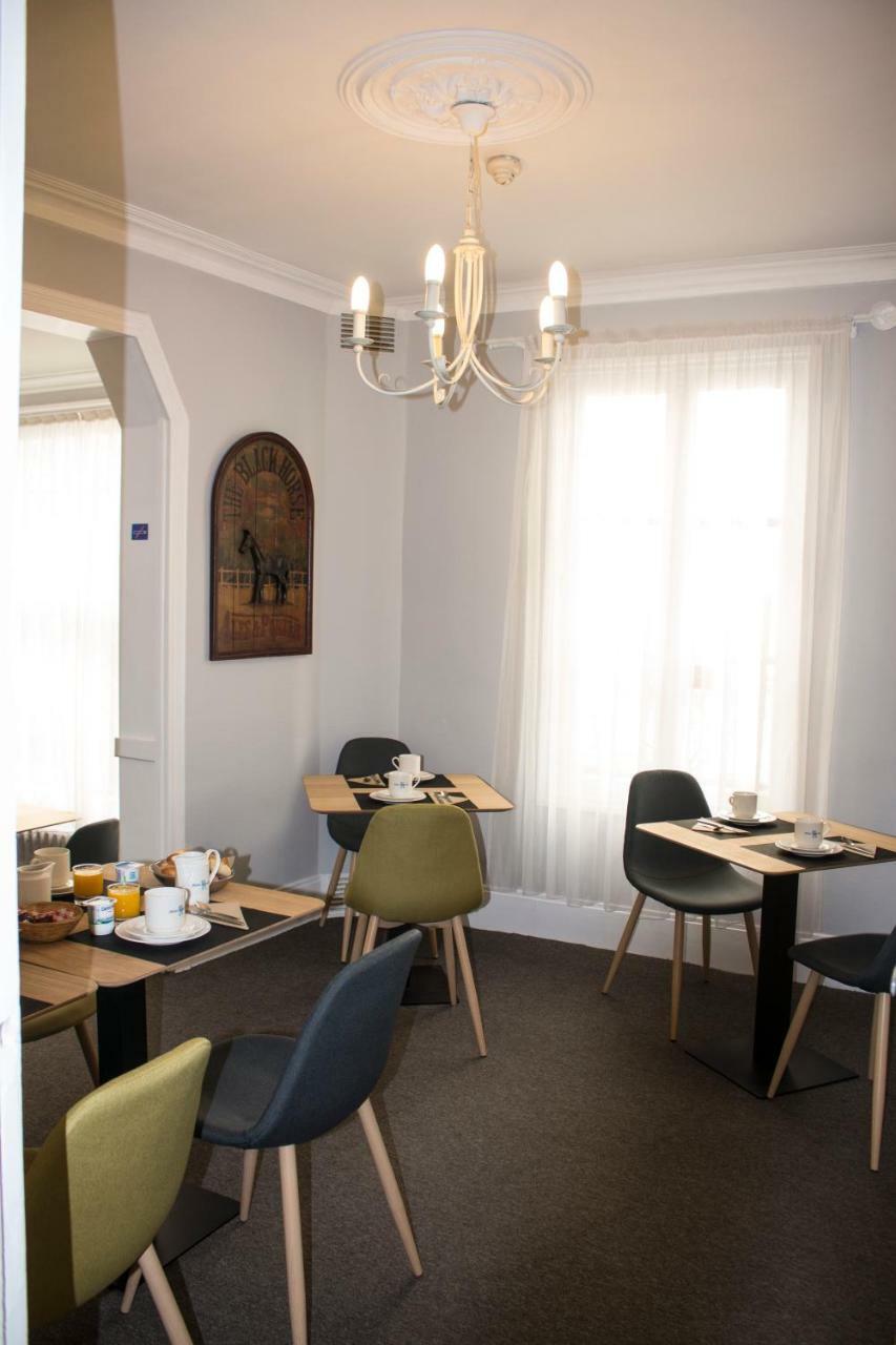 Hotel Le Reynita Trouville-sur-Mer Bagian luar foto